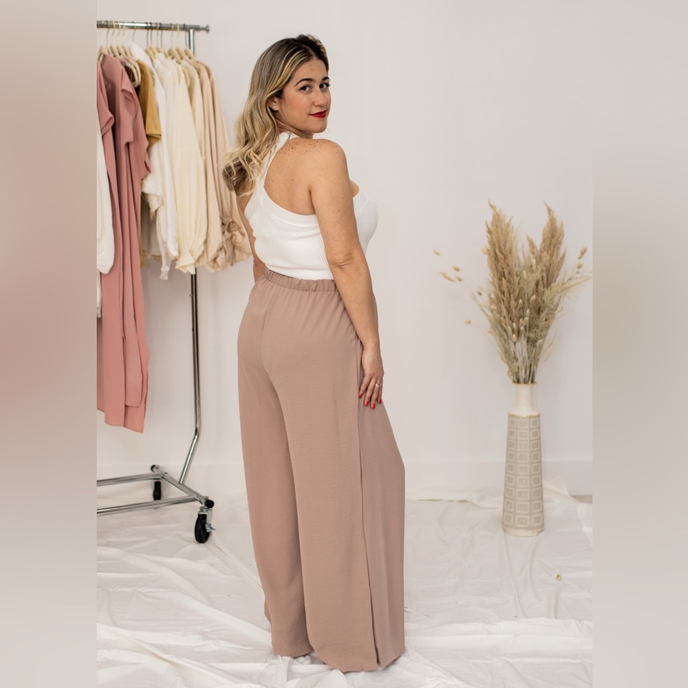 Elegant Women's Tan Wide-Leg Pants